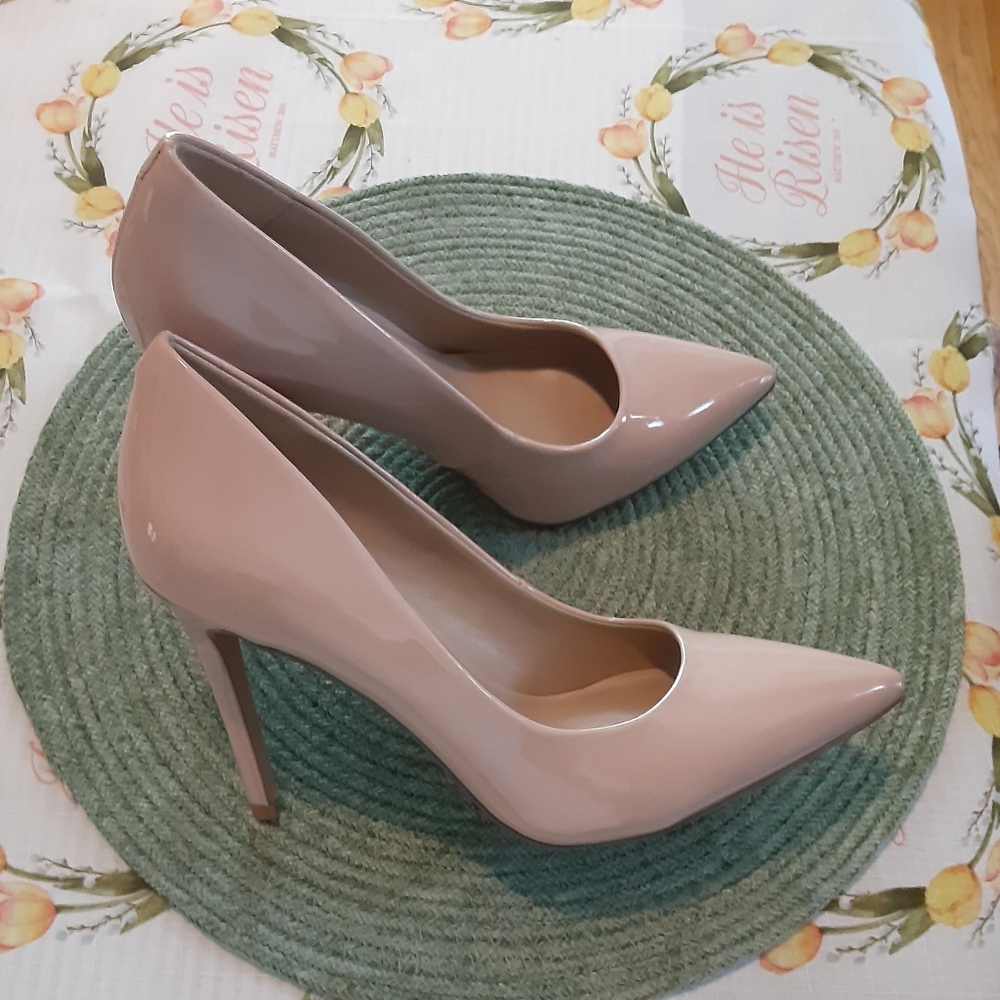 Mix No 6 Danyah Pumps Size 8 M {Sold}